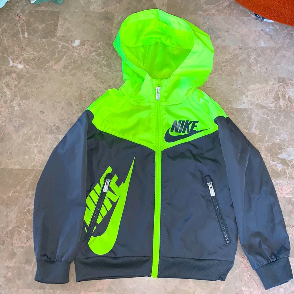 Kids Nike rain jacket size 3T